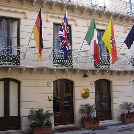 تراباني Hotel Residence Le Chiavi Di San Francesco المظهر الخارجي الصورة